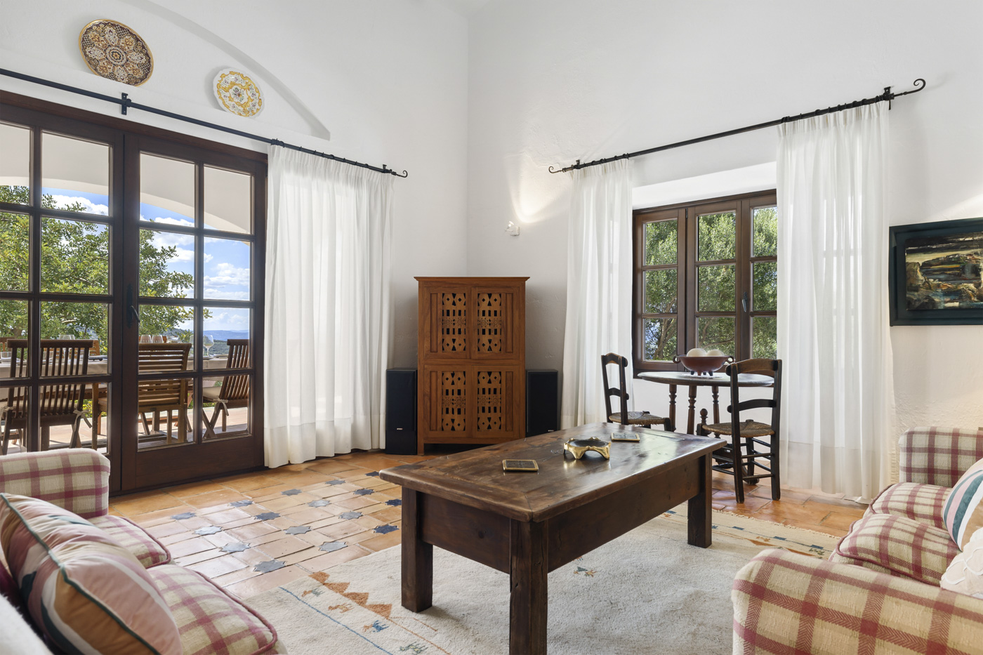 Salón con salida a porche